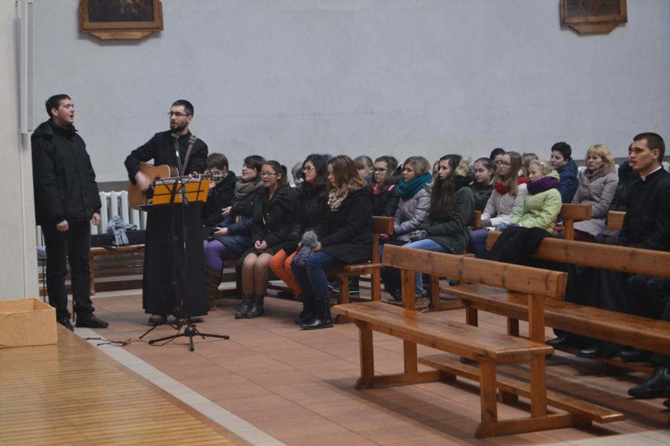 Seminaristų liudijimus Ignalinos parapijoje palydi giesmė